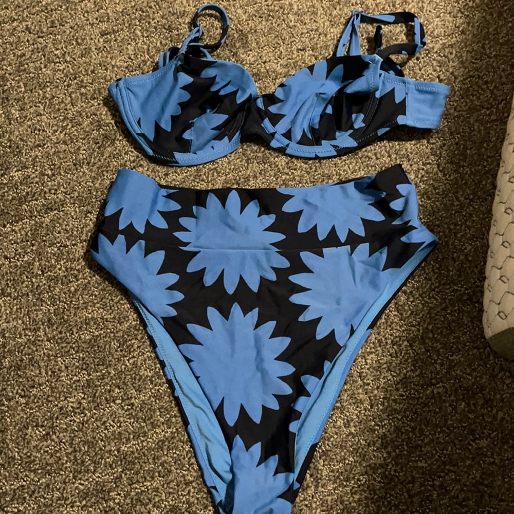 NWOT aerie bikini size M